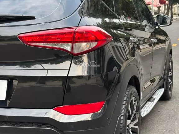 Hyundai Tucson 2.0 Tiêu chuẩn 2018 - SUV 5 chỗ gầm cao, Máy xăng số tự động