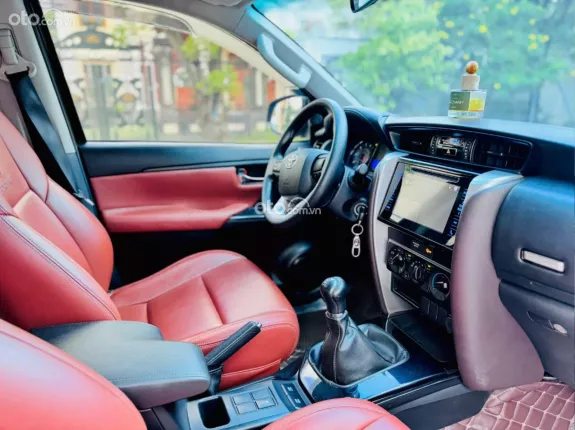 Toyota Fortuner 2.4 MT 4x2 2019 - Máy dầu cực êm, Nhập khẩu