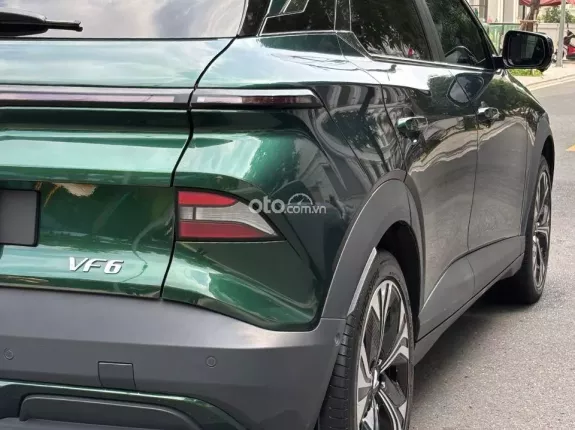 VinFast VF6 Plus 2024 - Phiên Bản Nâng Cao với Gói Tùy chọn Cao cấp, Pin Mua
