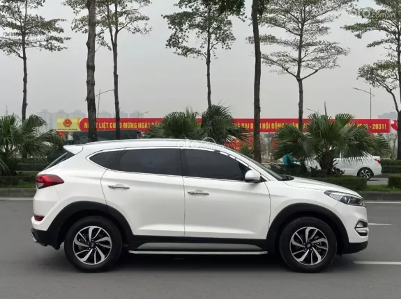 Hyundai Tucson 2.0 Tiêu chuẩn 2018 - Chạy 6 vạn full ls hãng rất mới