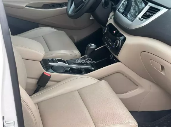 Hyundai Tucson 2.0 Tiêu chuẩn 2018 - Chạy 6 vạn full ls hãng rất mới