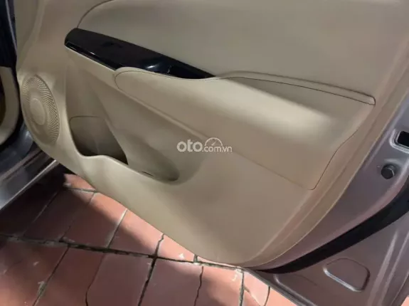 Toyota Vios 1.5G AT 2019 - Xe màu bạc bản full