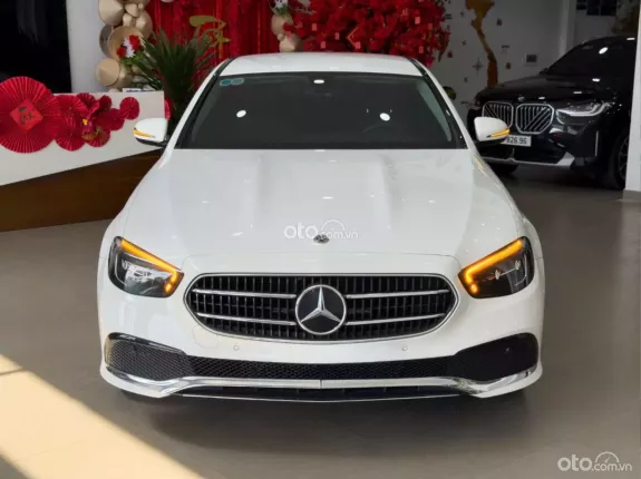 Mercedes-Benz E180 V1 2022 - Mercedes E180 V1 2022 lướt nhẹ cực đẹp