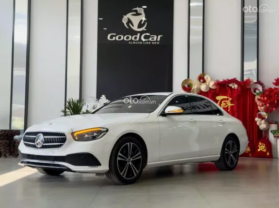 Mercedes-Benz E180 V1 2022 - Mercedes E180 V1 2022 lướt nhẹ cực đẹp