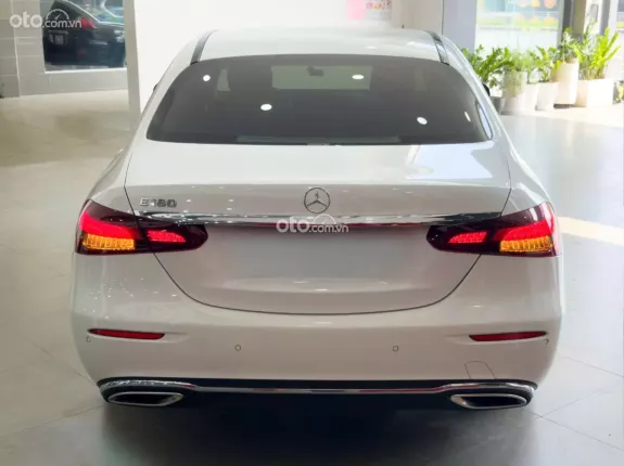 Mercedes-Benz E180 V1 2022 - Mercedes E180 V1 2022 lướt nhẹ cực đẹp
