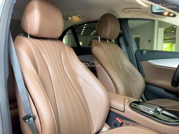 Mercedes-Benz E180 V1 2022 - Mercedes E180 V1 2022 lướt nhẹ cực đẹp