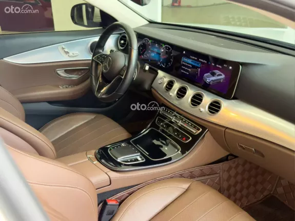 Mercedes-Benz E180 V1 2022 - Mercedes E180 V1 2022 lướt nhẹ cực đẹp