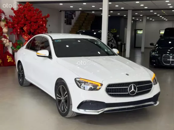 Mercedes-Benz E180 V1 2022 - Mercedes E180 V1 2022 lướt nhẹ cực đẹp