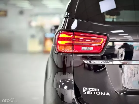 Kia Sedona 2.2 Platinum D 2019 - Model 2020