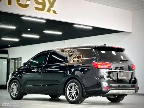 Kia Sedona 2.2 Platinum D 2019 - Model 2020