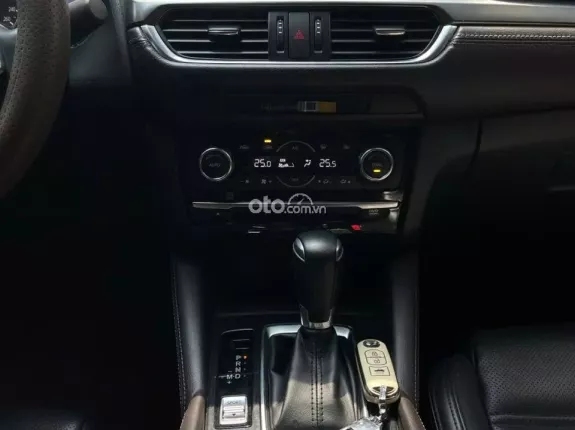 Mazda 6 2.0 Premium 2021 - Cần bán mazda 6 2021 2.0 premium