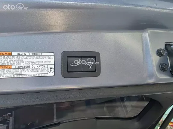 Toyota Corolla Cross 1.8 V  2022 - Nhập khẩu