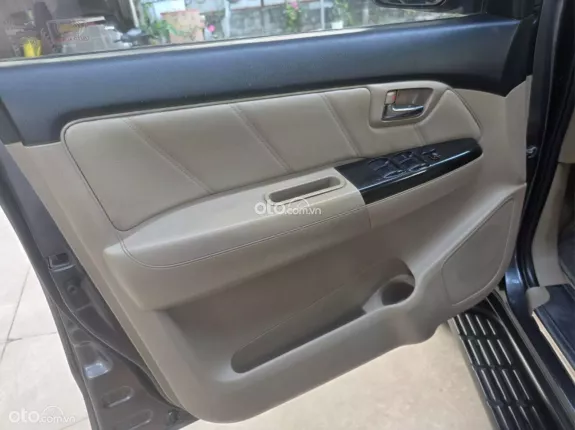 Toyota Fortuner 2.7 V 4X2 AT 2014 - SUV 7 chỗ gầm cao giá cực tốt chỉ 399 triệu