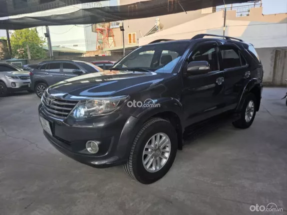 Toyota Fortuner 2.7 V 4X2 AT 2014 - SUV 7 chỗ gầm cao giá cực tốt chỉ 399 triệu