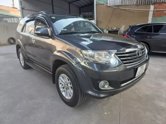 Toyota Fortuner 2.7 V 4X2 AT 2014 - SUV 7 chỗ gầm cao giá cực tốt chỉ 399 triệu