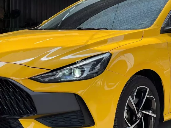 MG 5 1.5L Luxury 2022 - Xe nhập khẩu 2022, odo thấp, giá chỉ 389 triệu