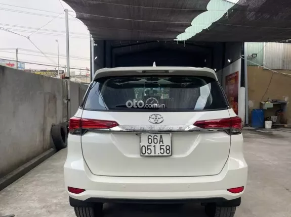 Toyota Fortuner 2.7 V 4X2 AT 2017 - Xe gia đình sử dụng kỹ, bảo dưỡng đầy đủ