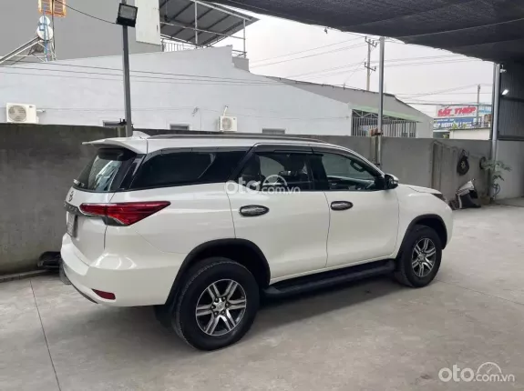 Toyota Fortuner 2.7 V 4X2 AT 2017 - Xe gia đình sử dụng kỹ, bảo dưỡng đầy đủ