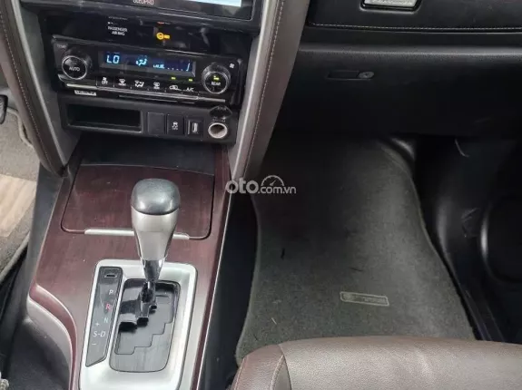 Toyota Fortuner 2.7 V 4X2 AT 2017 - Xe gia đình sử dụng kỹ, bảo dưỡng đầy đủ