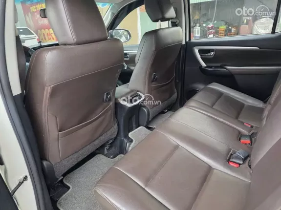 Toyota Fortuner 2.7 V 4X2 AT 2017 - Xe gia đình sử dụng kỹ, bảo dưỡng đầy đủ