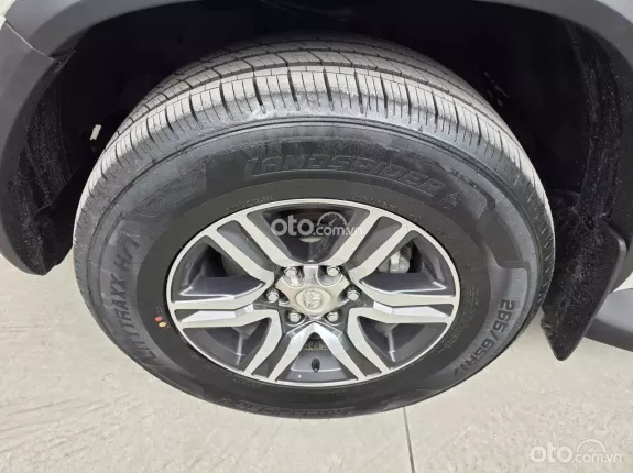 Toyota Fortuner 2.7 V 4X2 AT 2017 - Xe gia đình sử dụng kỹ, bảo dưỡng đầy đủ