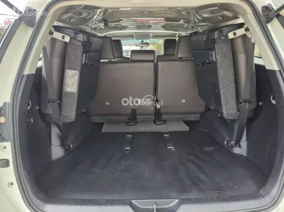 Toyota Fortuner 2.7 V 4X2 AT 2017 - Xe gia đình sử dụng kỹ, bảo dưỡng đầy đủ