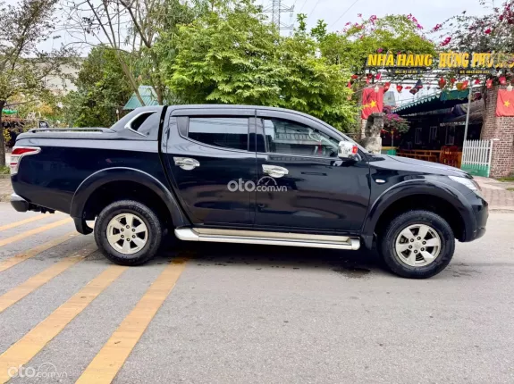 Mitsubishi Triton 4×2 AT 2017 - Xe nhập đẹp không lỗi