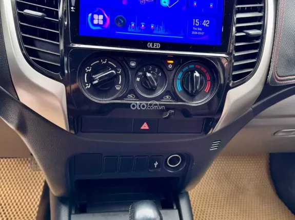 Mitsubishi Triton 4×2 AT 2017 - Xe nhập đẹp không lỗi