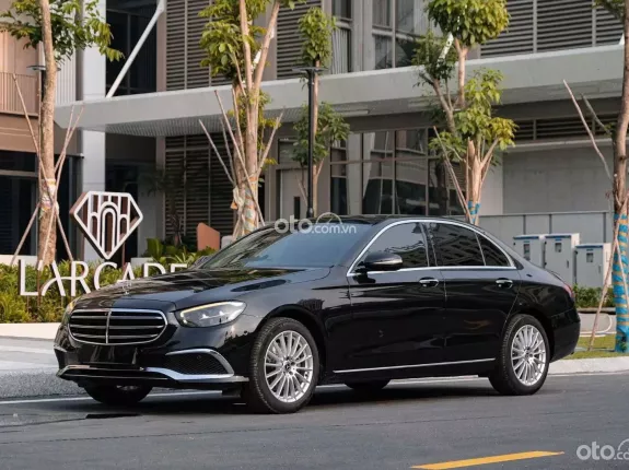 Mercedes-Benz E200 Exclusive 2021 - MODEL 2022