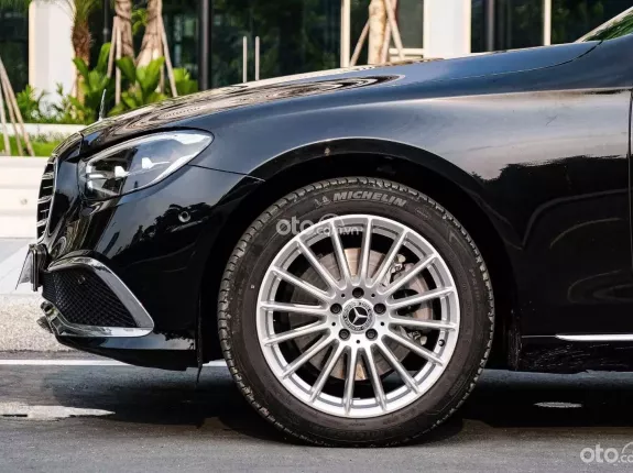 Mercedes-Benz E200 Exclusive 2021 - MODEL 2022