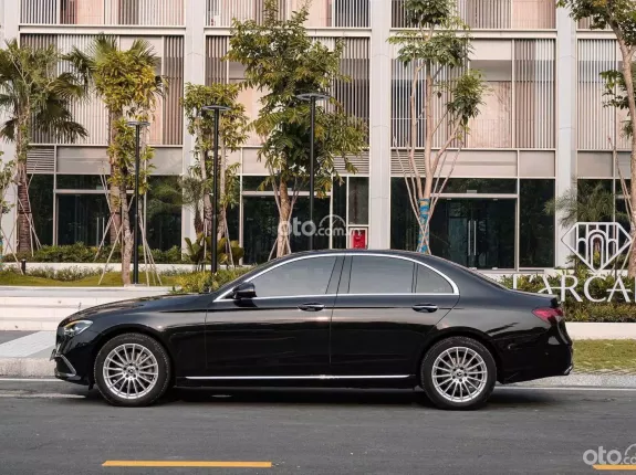 Mercedes-Benz E200 Exclusive 2021 - MODEL 2022