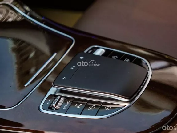 Mercedes-Benz E200 Exclusive 2021 - MODEL 2022