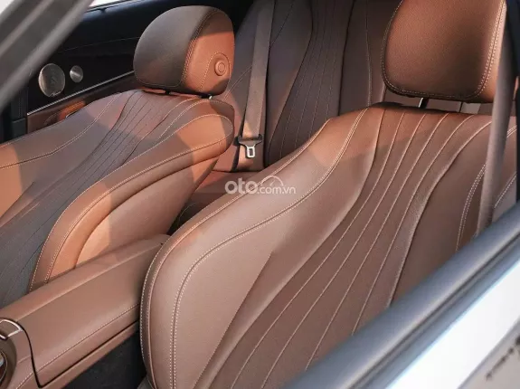 Mercedes-Benz E200 Exclusive 2021 - MODEL 2022