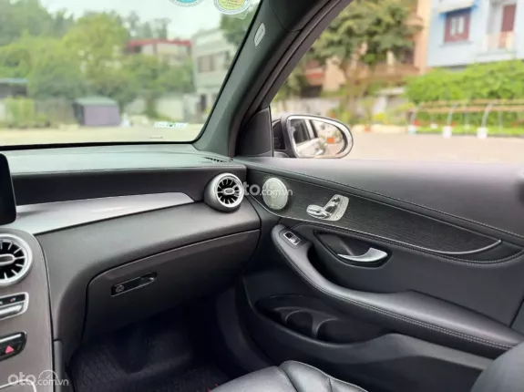 Mercedes-Benz GLC 300 4Matic 2021 - Xe đẹp bảo dưỡng định kỳ, 1 chủ HP từ mới