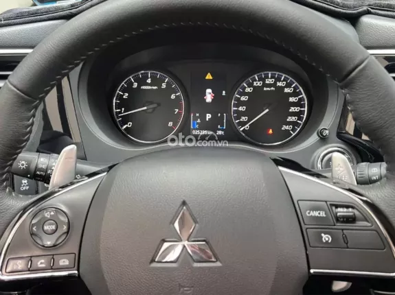 Mitsubishi Outlander 2.0 CVT 2023 - Xe đẹp bảo dưỡng hãng đầy đủ