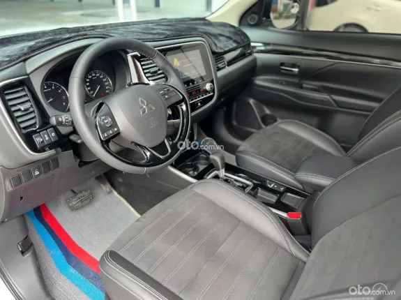Mitsubishi Outlander 2.0 CVT 2023 - Xe đẹp bảo dưỡng hãng đầy đủ