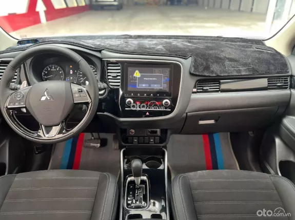 Mitsubishi Outlander 2.0 CVT 2023 - Xe đẹp bảo dưỡng hãng đầy đủ