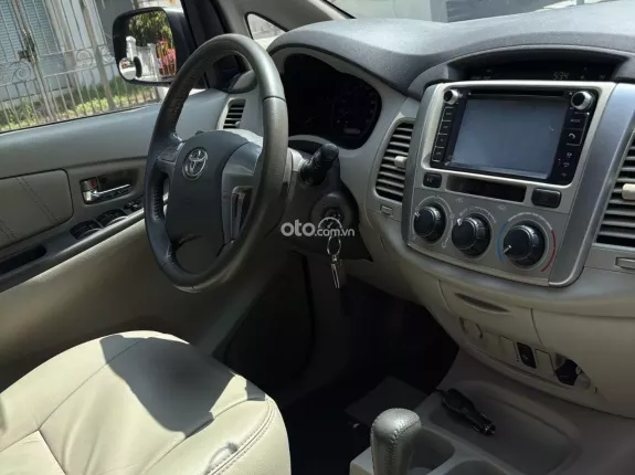 Toyota Innova 2.0G 2012 - 2.0AT (IG) - Form mới mẫu mới - MPV 8 chỗ số tự động rộng rãi nhất Phân khúc