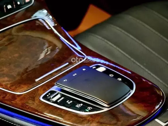Mercedes-Benz E200 Exclusive 2022 - Xe lướt ít sử dụng như mới