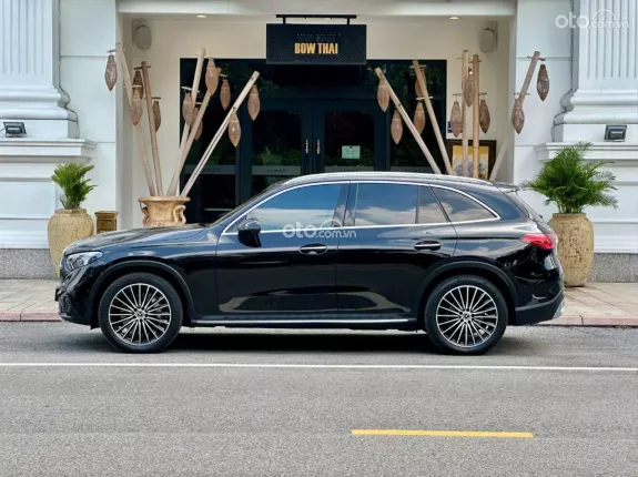 Mercedes-Benz GLC 300 4Matic 2023 - Mercedes GLC300 4Matic 2023 lướt nhẹ 19.000km cực đẹp