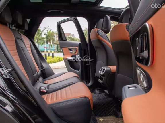 Mercedes-Benz GLC 300 4Matic 2023 - Mercedes GLC300 4Matic 2023 lướt nhẹ 19.000km cực đẹp