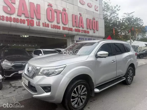 Nissan Terra 2018 - Xe đẹp màu bạc