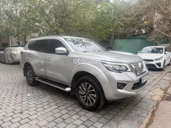 Nissan Terra 2018 - Xe đẹp màu bạc