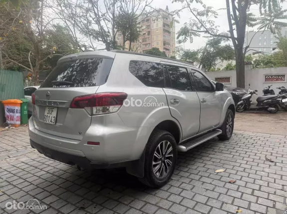 Nissan Terra 2018 - Xe đẹp màu bạc