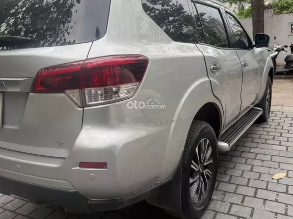 Nissan Terra 2018 - Xe đẹp màu bạc