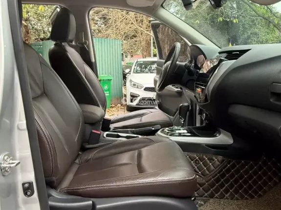 Nissan Terra 2018 - Xe đẹp màu bạc