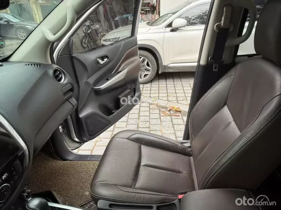 Nissan Terra 2018 - Xe đẹp màu bạc