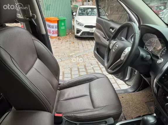 Nissan Terra 2018 - Xe đẹp màu bạc