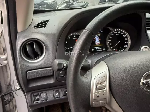 Nissan Terra 2018 - Xe đẹp màu bạc