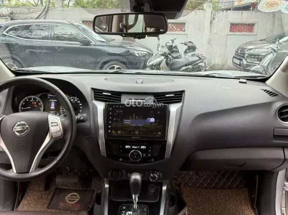 Nissan Terra 2018 - Xe đẹp màu bạc